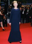 kaltak | Tilda Swinton, Cannes'da gerçek bir Chanel elbisesi giydi, uzaylı modası ya da başka bir şey yoktu.