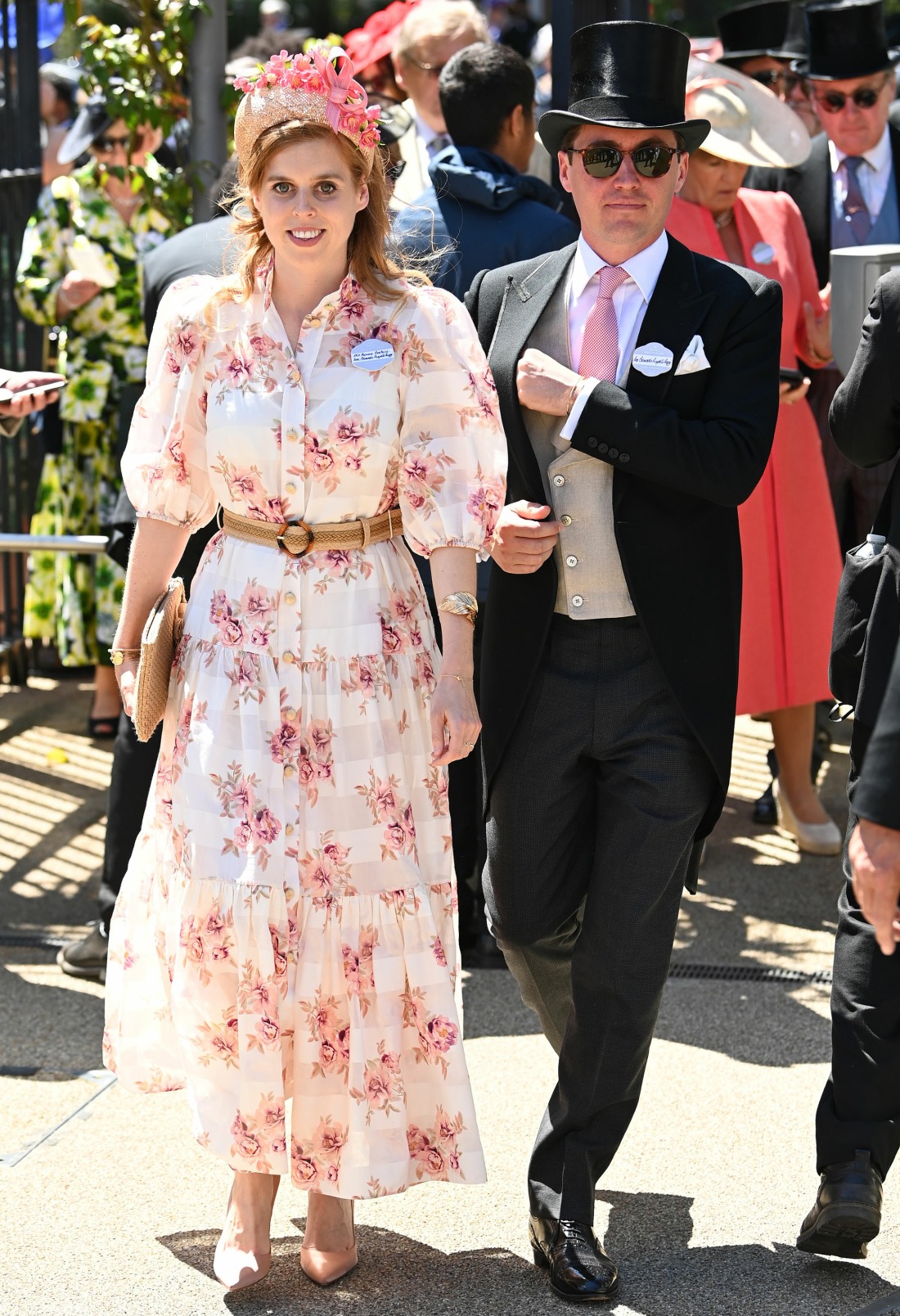 kaltak | Prenses Beatrice, Royal Ascot'a 820 sterlinlik çiçekli bir Zimmerman elbisesi giydi.