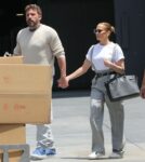 kaltak | Jennifer Lopez bir konser sırasında çocuğu Emme'nin onlar/onlar zamirlerini kullanıyor