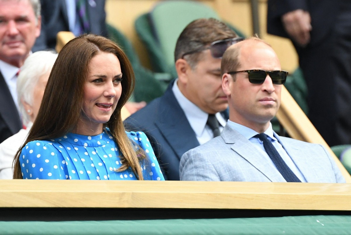 kaltak | Düşes Kate, Wimbledon'da Alessandra Rich kardeş-eş elbisesi giydi