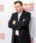 kaltak | Elon Musk, Twitter'ı satın almasıyla ilgili tartışmalara katılmayı bıraktı
