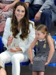 kaltak | Düşes Kate, William ve Charlotte Commonwealth Games'te sahneye çıktı