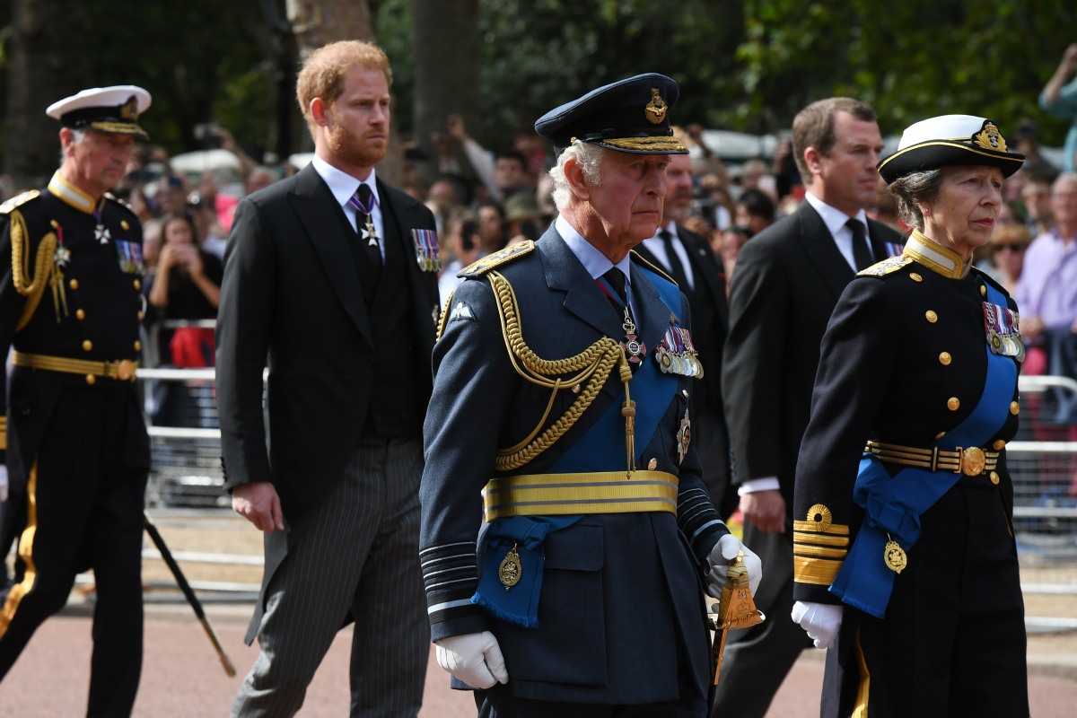 kaltak | Prens Harry'nin Cumartesi günü askeri üniforma giymesine artık 'izin verilecek'
