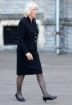 kaltak | Kraliçe Camilla bütün ay kırık bir ayak üzerinde dolaşıyor