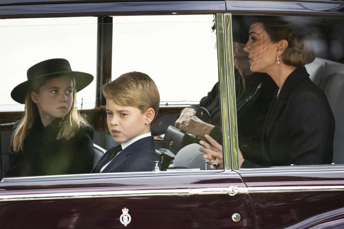 kaltak | Prenses Charlotte ve Prens George muhtemelen cenazeye gitmemeliydi