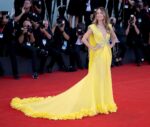şirret | Olivia Wilde'ın 'teflon bir dış görünüşü' var, medyanın 'kadınları birbirine düşürdüğünü' düşünüyor