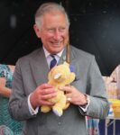 kaltak | Kral Charles'ın uşağı, 40'lı yaşlarına kadar oyuncak ayısının bakımından sorumluydu.