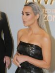 şirret | Kim Kardashian, çalışanların evinde sadece 'nötr' renkler giymesini zorunlu kılıyor