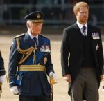 şirret | Kral Charles, görünüşe göre Prens Harry ile barış görüşmeleri yapmaya istekli