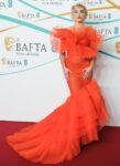 şirret | Florence Pugh, BAFTA'larda özel yapım Nina Ricci giydi: turuncu giydiğine sevindin mi???