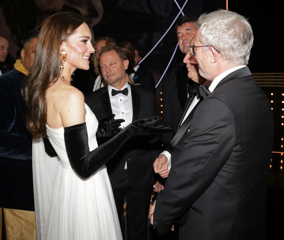 şirret | Prenses Kate'in BAFTA eldiven üreticisi: 'Opera eldivenleri dönüştürücüdür'