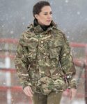 şirret | Prenses Kate, karda İrlandalı Muhafızlar skeçi için 500 sterlinlik bir kıyafet giydi