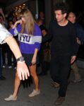 şirret | Taylor Swift ve Matt Healy, New York'taki Zero Bond'da öpüşürken görüntülendi.