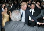şirret | Düşes Meghan, Women of Vision Awards'da altın Johanna Ortiz giydi