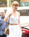 şirret | Taylor Swift ve Matt Healy, New York'taki Zero Bond'da öpüşürken görüntülendi.