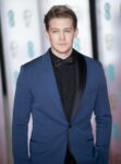 şirret | Joe Alwyn, Taylor Swift'in Matt Healy ile devam etmesi nedeniyle 'kendini hafife alınmış ve perişan hissediyor'