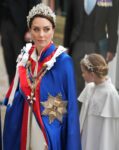 şirret | Prens William ve Kate, ailenin taç giyme törenine geç kalmasından çocukları sorumlu tuttu.