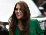 şirret | Prenses Kate, komik bir şaka duymuş gibi Londra'da dışarı çıktı.