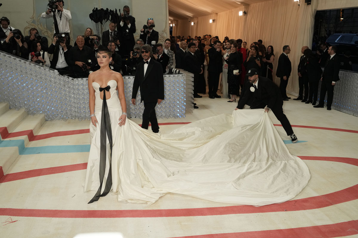 şirret | Florence Pugh, Valentino'yu Met Gala'da giydi: fug mu yoksa çarpıcı mı?