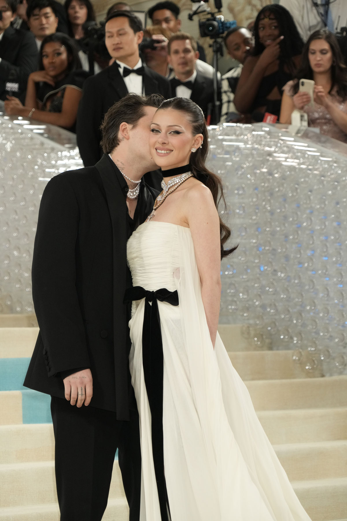 şirret | Florence Pugh, Valentino'yu Met Gala'da giydi: fug mu yoksa çarpıcı mı?