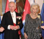 şirret | Windsors'un Kraliyet Koleksiyonu kataloğu, n kelimesini 2008'de özgürce kullandı.