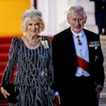 şirret | Windsors'un Kraliyet Koleksiyonu kataloğu, n kelimesini 2008'de özgürce kullandı.