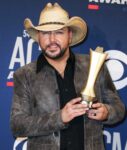 şirret | CMT, Jason Aldean'ın "Try That in a Small Town" müzik videosunu rotasyondan kaldırdı