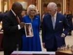 şirret | Windsors'un Kraliyet Koleksiyonu kataloğu, n kelimesini 2008'de özgürce kullandı.