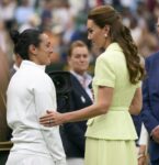 şirret | Prenses Kate, Wimbledon kadınlar finalinde Otoportrede bir tenis topunun kostümünü yaptı