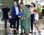 şirret | Prens William ve Kate, üç çocuğu da Royal International Air Tattoo'ya götürdü