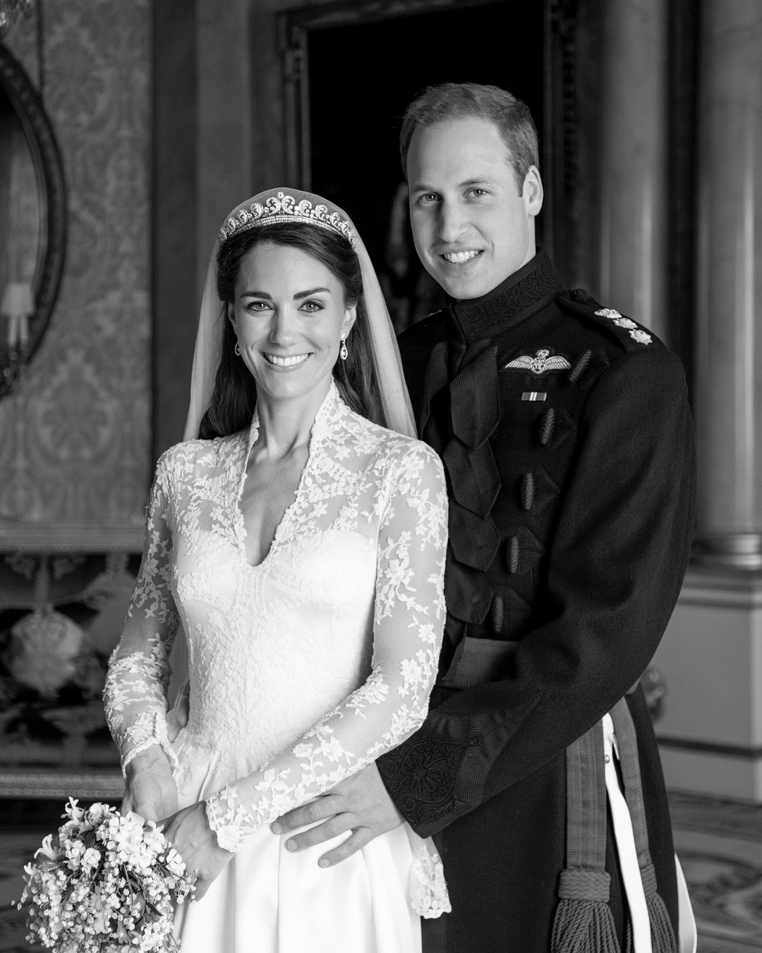 Prince William & Kate released a never-before-seen photo from their 2011 wedding