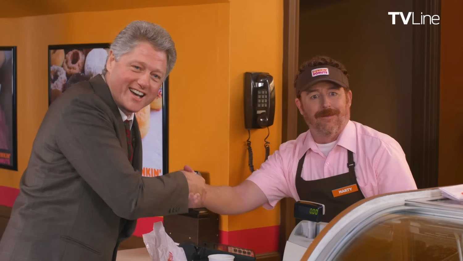 Screenshot of Seth MacFarlane as Bill Clinton in Ted Season 2