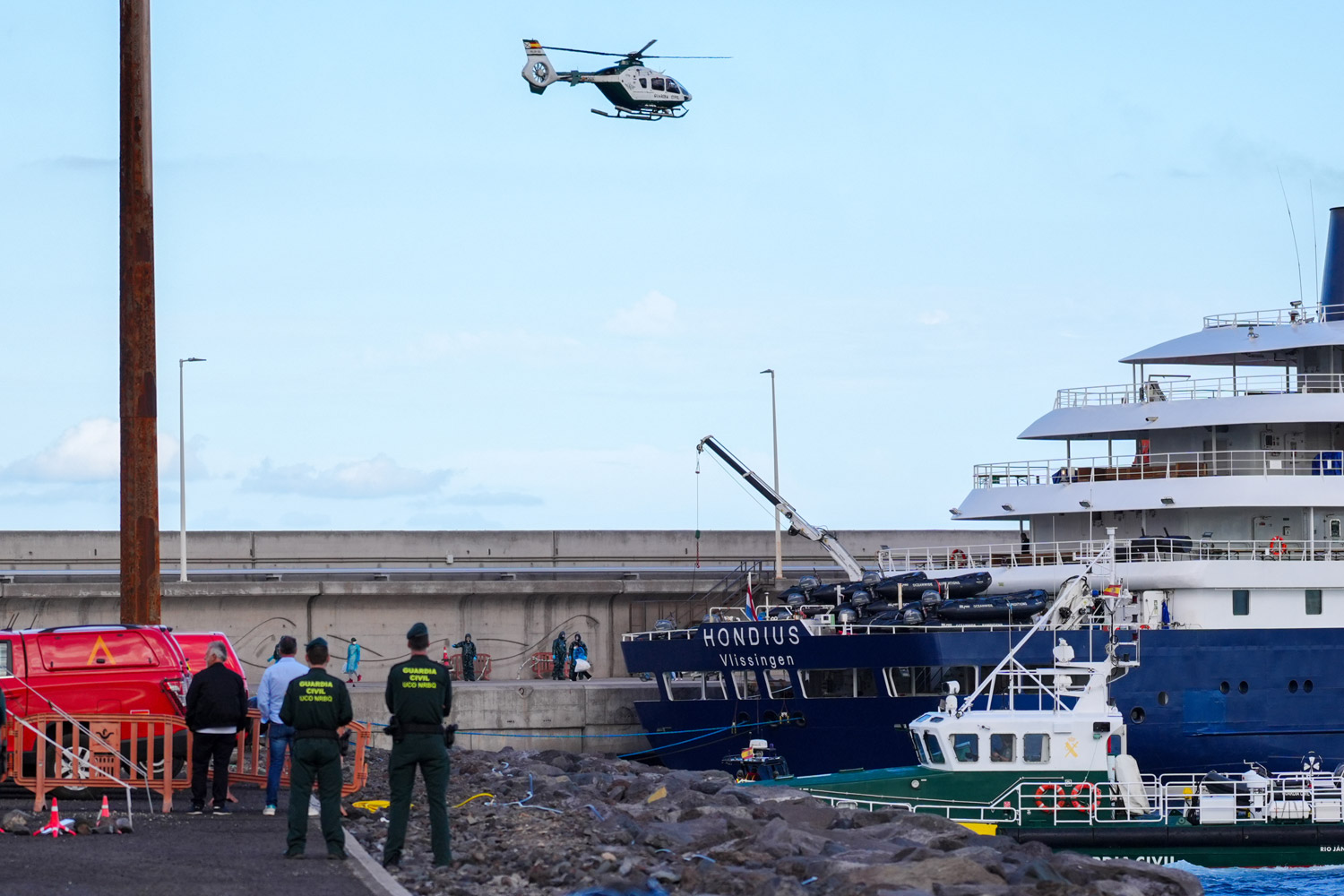 Evacuation of passengers on board the cruise ship MV Hondius docked in the port of Granadilla, on 11 May 2026, in Granadilla de Abona, Tenerife, Canary Islands (Spain).