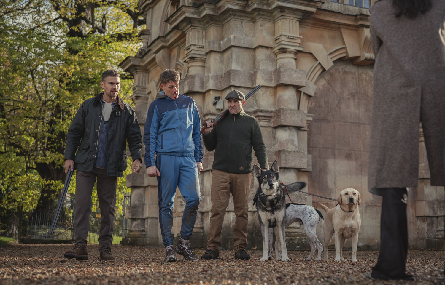 Theo James, Josh Finan, Vinnie Jones in The Gentlemen season 1