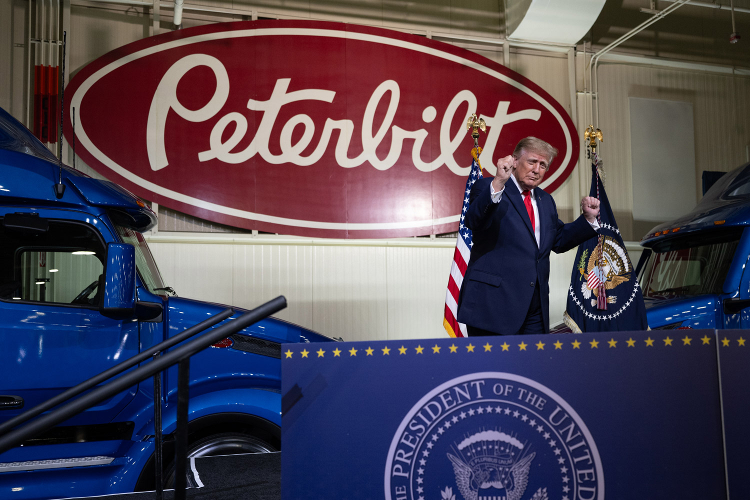 Trump delivers remarks at the Peterbilt Motors Company in Denton, Texas, Thursday, October 1, 2026.